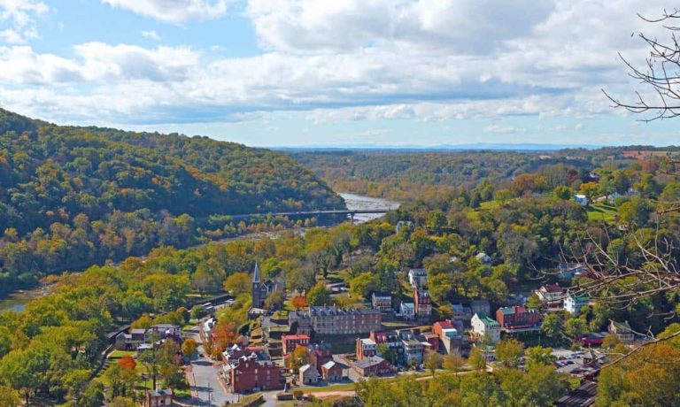 aerial-view-of-Louisa-County-Virginia-where-shenandoah-crossing-resort-and-its-1000s-of-acres-of-wilderness-for-timeshare-owners-to-explore-and-upgrade